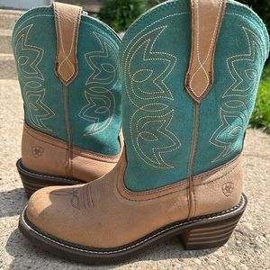Women’s Ariat Boots!